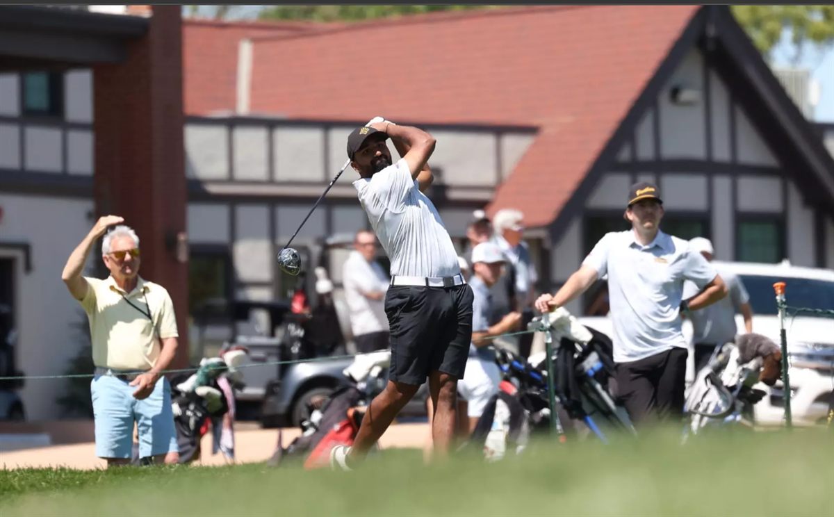 Yadhu Urs teeing off at the 2025 NCAA Division II Midwest/Central Regional